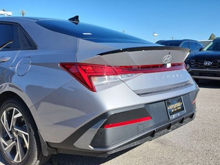 Hyundai Elantra Hybrid