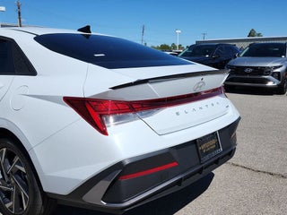 Hyundai Elantra Hybrid