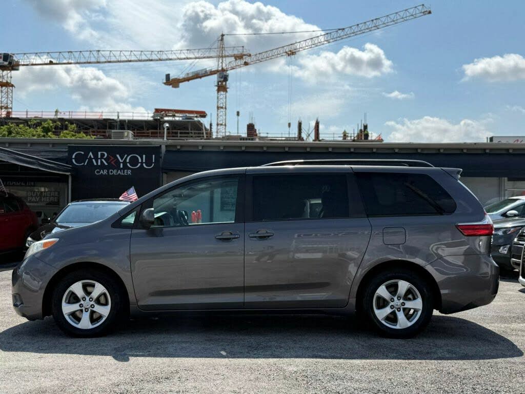 2016 Toyota Sienna LE 8-Passenger
                                    for sale in Miami, FL – photo 7
