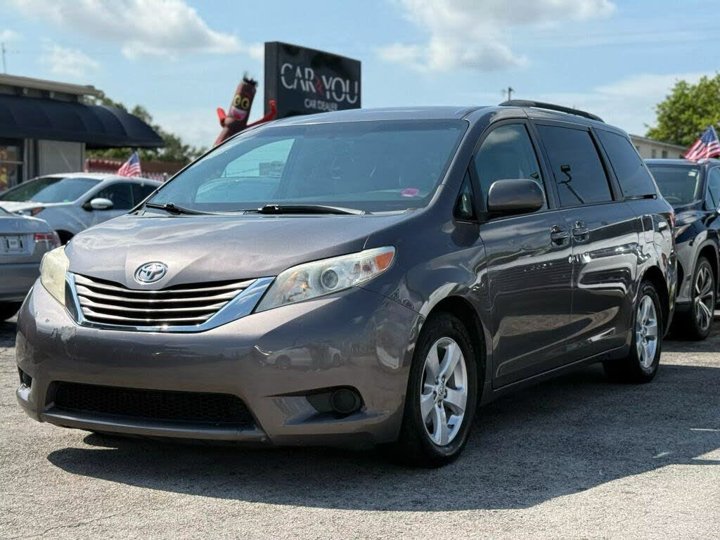 2016 Toyota Sienna LE 8-Passenger
                                    for sale in Miami, FL – photo 3
