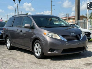 2016 Toyota Sienna thumbnail – Miami, FL – 5