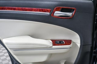 2016 Chrysler 300 thumbnail – Doral, FL – 25