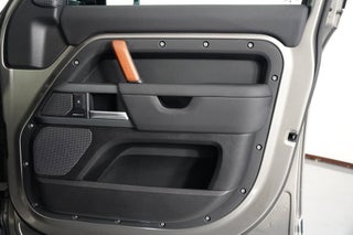 2024 Land Rover Defender thumbnail – Pompano Beach, FL – 46