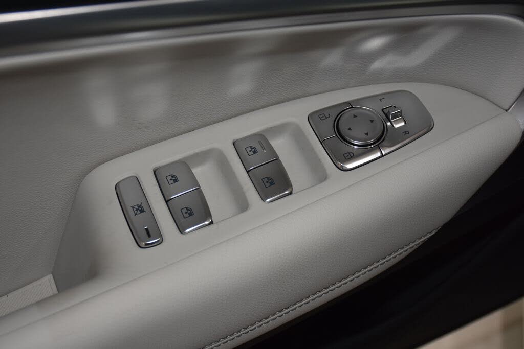 Image of 2025 Genesis G70