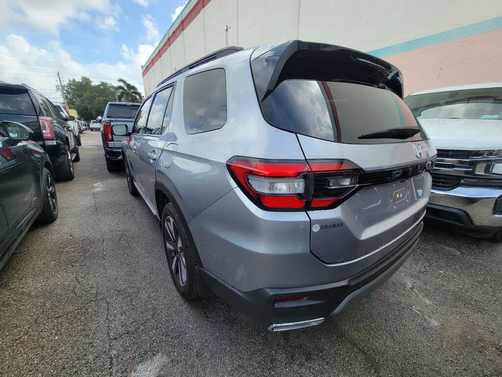 2025 Honda Pilot Touring
                                    for sale in Miami, FL – photo 11