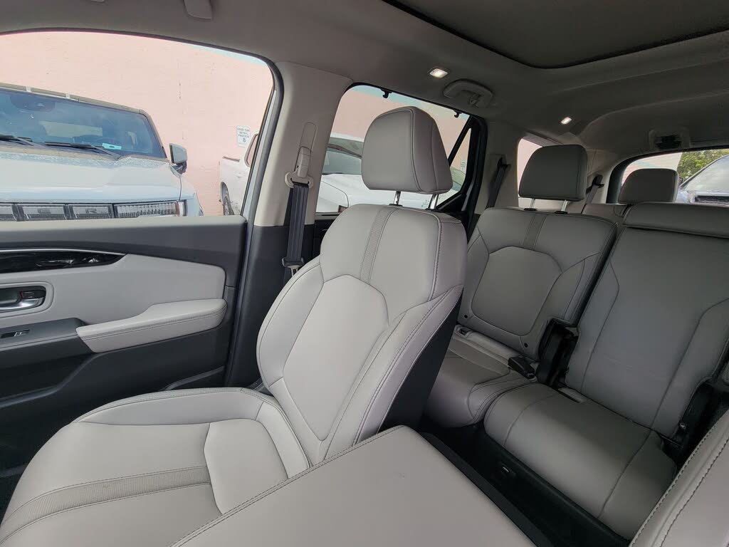2025 Honda Pilot Touring
                                    for sale in Miami, FL – photo 27