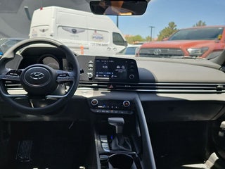 Hyundai Elantra Hybrid