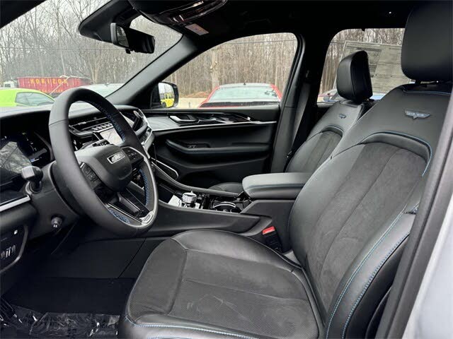 Image of 2023 Jeep Grand Cherokee