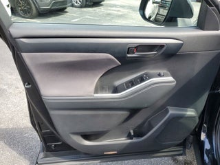 2022 Toyota Highlander thumbnail – Miami, FL – 13