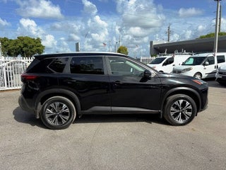 2022 Nissan Rogue thumbnail – Hollywood, FL – 4