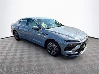 2025 Hyundai Sonata thumbnail – West Park, FL – 4