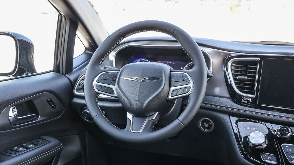 Image of 2025 Chrysler Pacifica