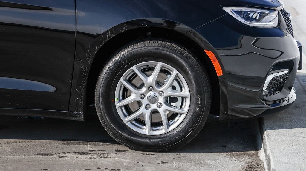 Image of 2025 Chrysler Pacifica