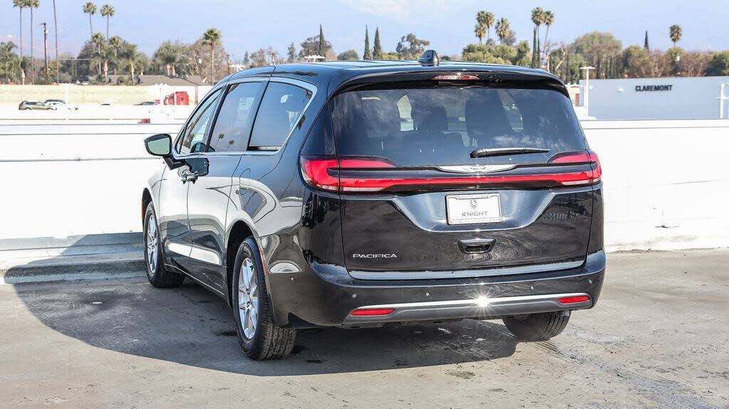 Image of 2025 Chrysler Pacifica