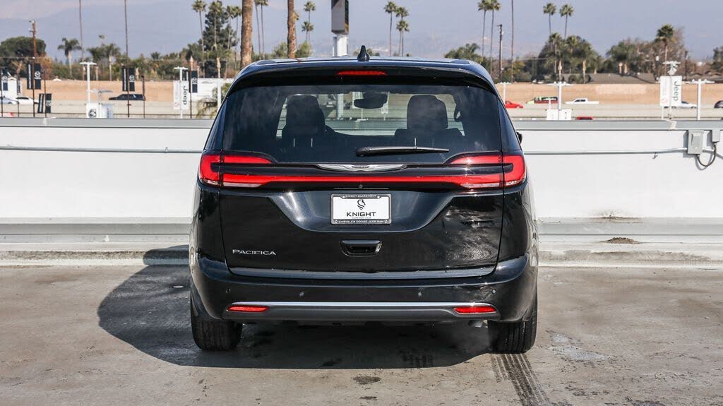 Image of 2025 Chrysler Pacifica