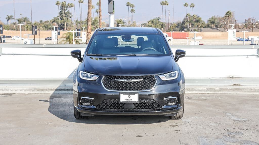 Image of 2025 Chrysler Pacifica