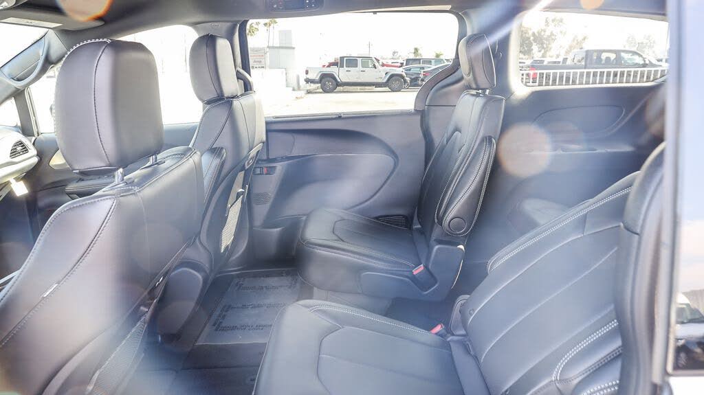 Image of 2025 Chrysler Pacifica