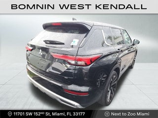 2024 Mitsubishi Outlander thumbnail – Miami, FL – 4