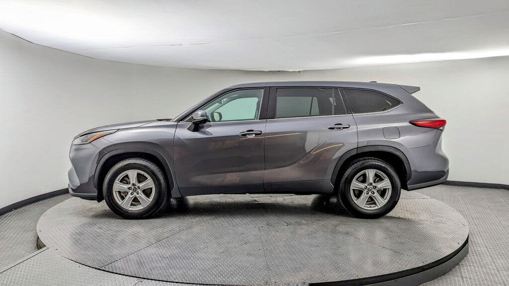 2022 Toyota Highlander L
                                    for sale in West Palm Beach , FL – photo 3