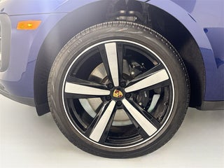 2024 Porsche Macan thumbnail – Davie, FL – 31