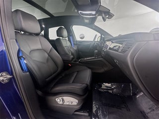 2024 Porsche Macan thumbnail – Davie, FL – 28