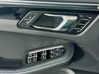 2024 Porsche Macan thumbnail – Davie, FL – 17