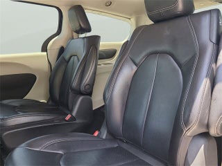 2022 Chrysler Pacifica Hybrid thumbnail – Miami Shores, FL – 14
