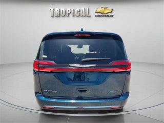 2022 Chrysler Pacifica Hybrid thumbnail – Miami Shores, FL – 4