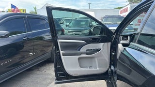 2016 Toyota Highlander thumbnail – Hialeah, FL – 9
