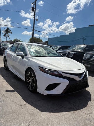 2020 Toyota Camry thumbnail – Hialeah, FL – 3