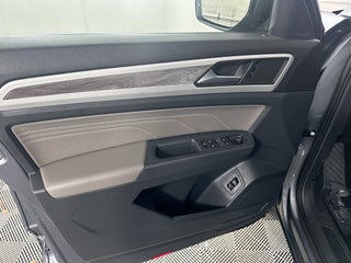 2021 Volkswagen Atlas Cross Sport thumbnail – Miami, FL – 17