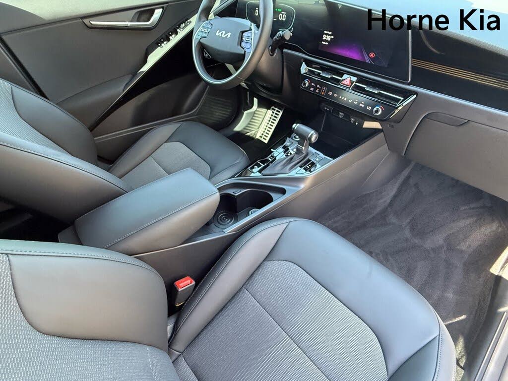 Image of 2025 Kia Niro