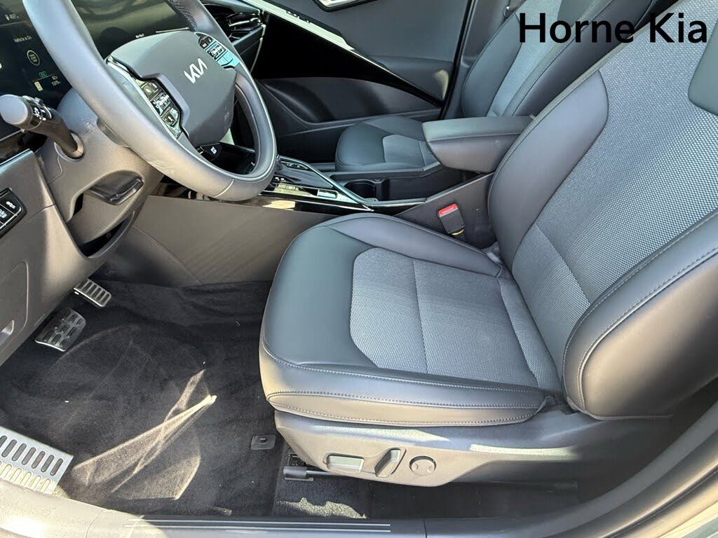 Image of 2025 Kia Niro