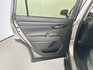 2022 Toyota Highlander thumbnail – Miami, FL – 24
