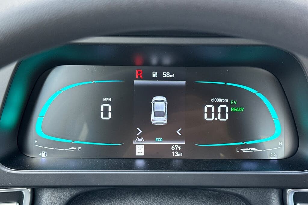 Image of 2025 Hyundai Elantra Hybrid