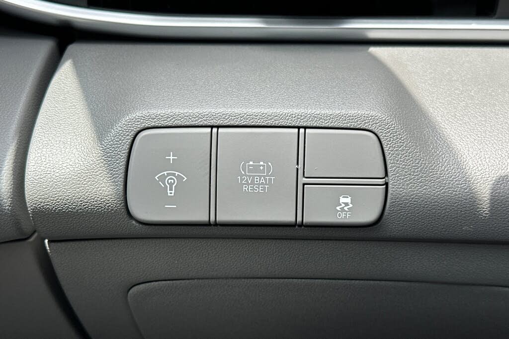 Image of 2025 Hyundai Elantra Hybrid