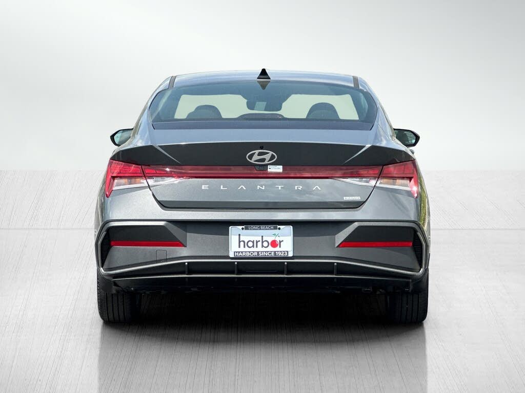 Image of 2025 Hyundai Elantra Hybrid