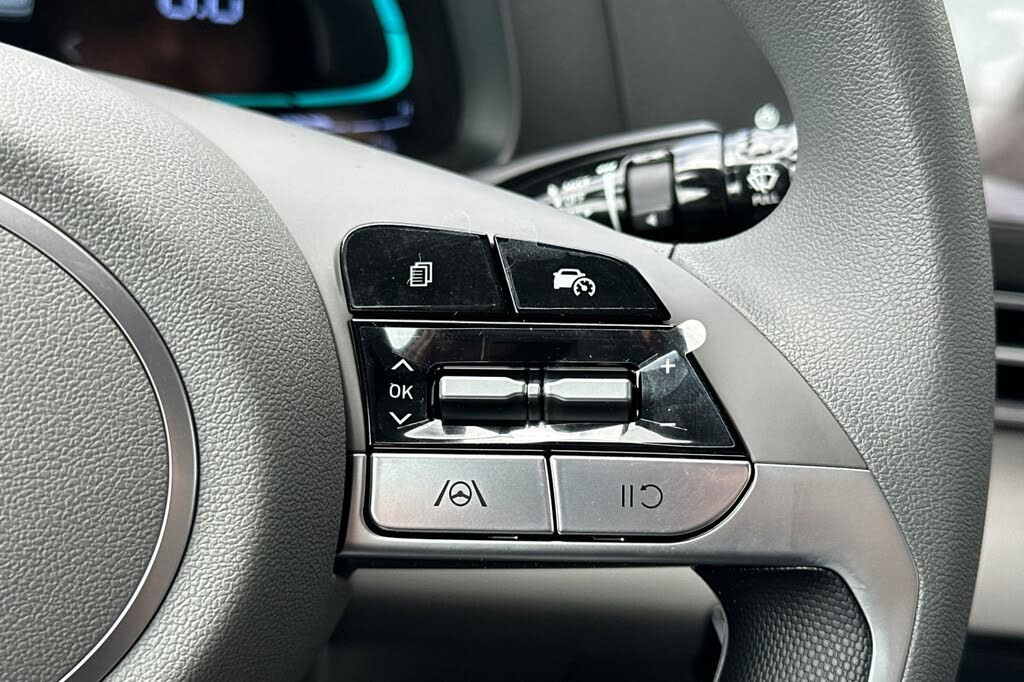 Image of 2025 Hyundai Elantra Hybrid