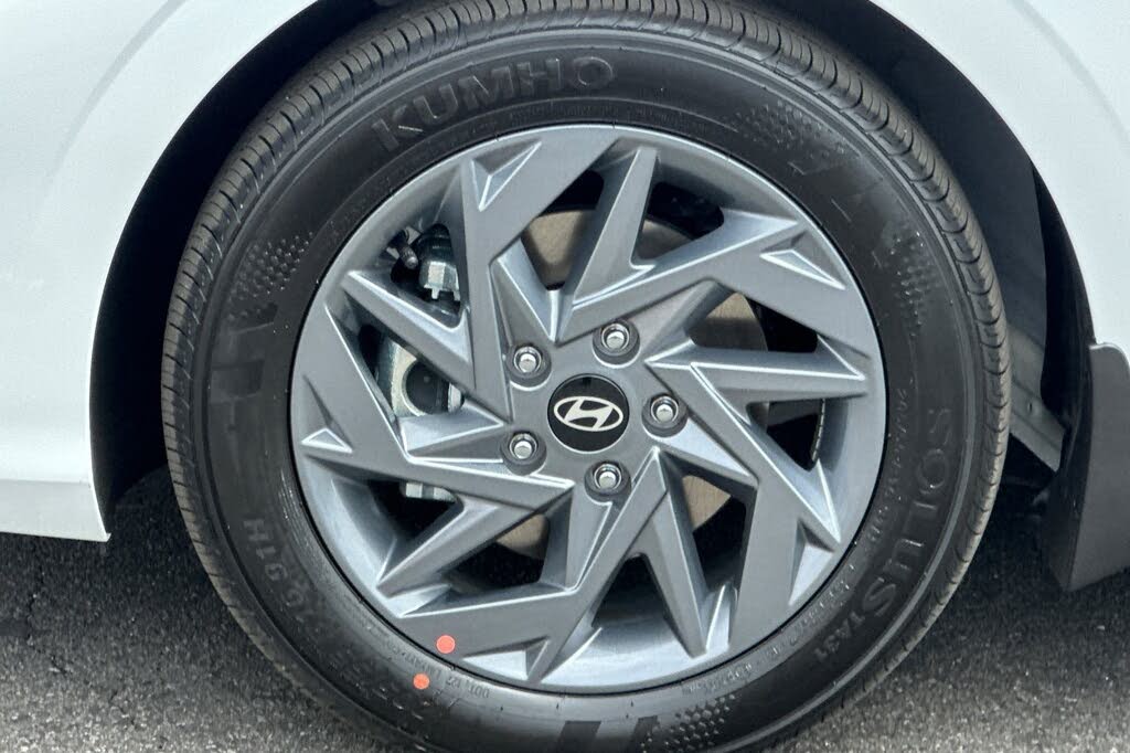Image of 2025 Hyundai Elantra Hybrid