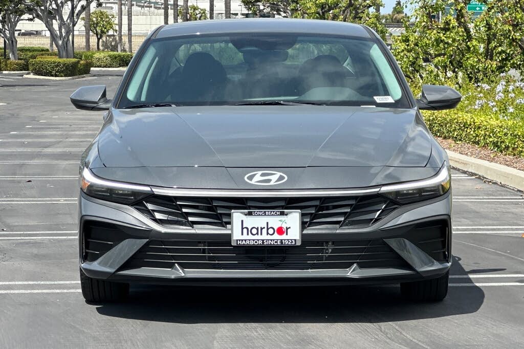 Image of 2025 Hyundai Elantra Hybrid