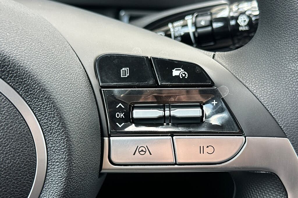 Image of 2025 Hyundai Elantra Hybrid