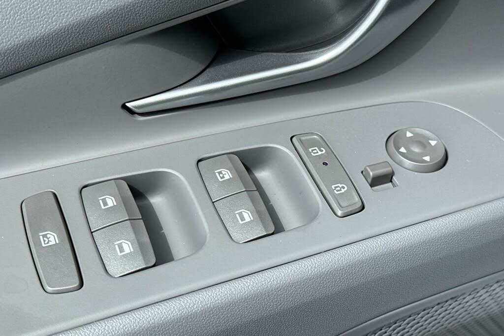 Image of 2025 Hyundai Elantra Hybrid