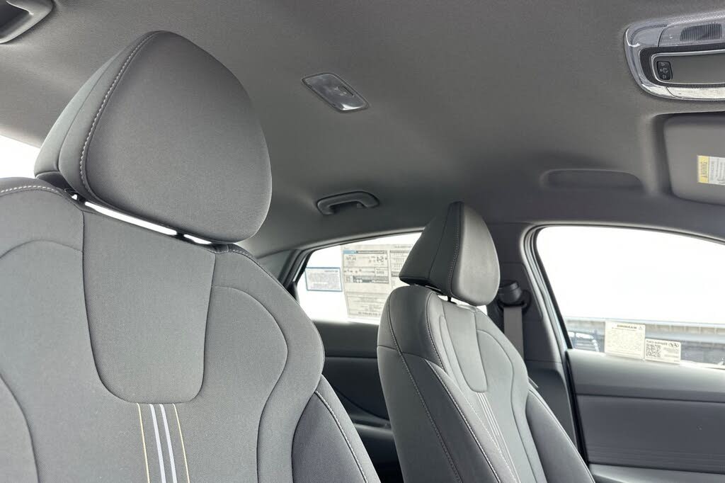 Image of 2025 Hyundai Elantra Hybrid