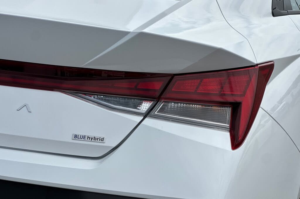 Image of 2025 Hyundai Elantra Hybrid