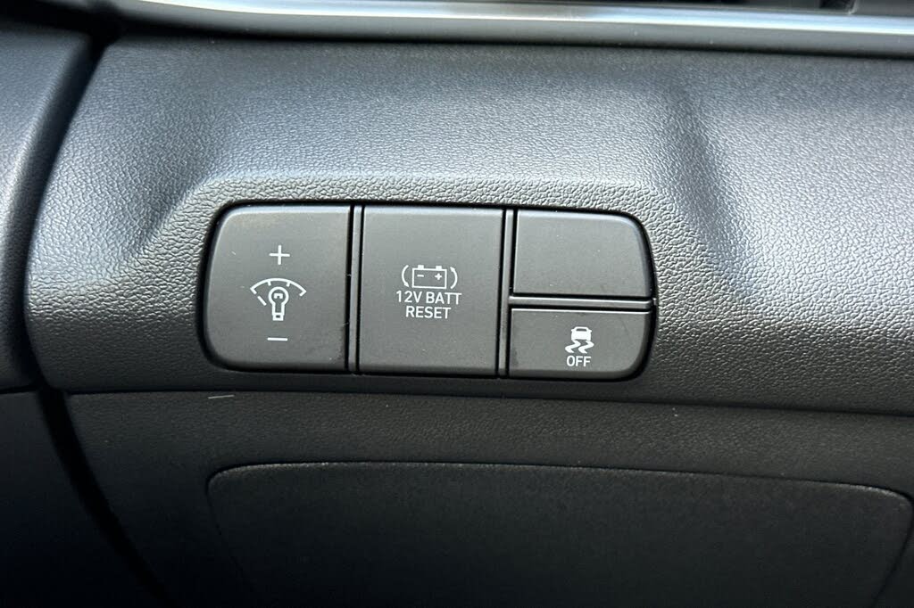 Image of 2025 Hyundai Elantra Hybrid