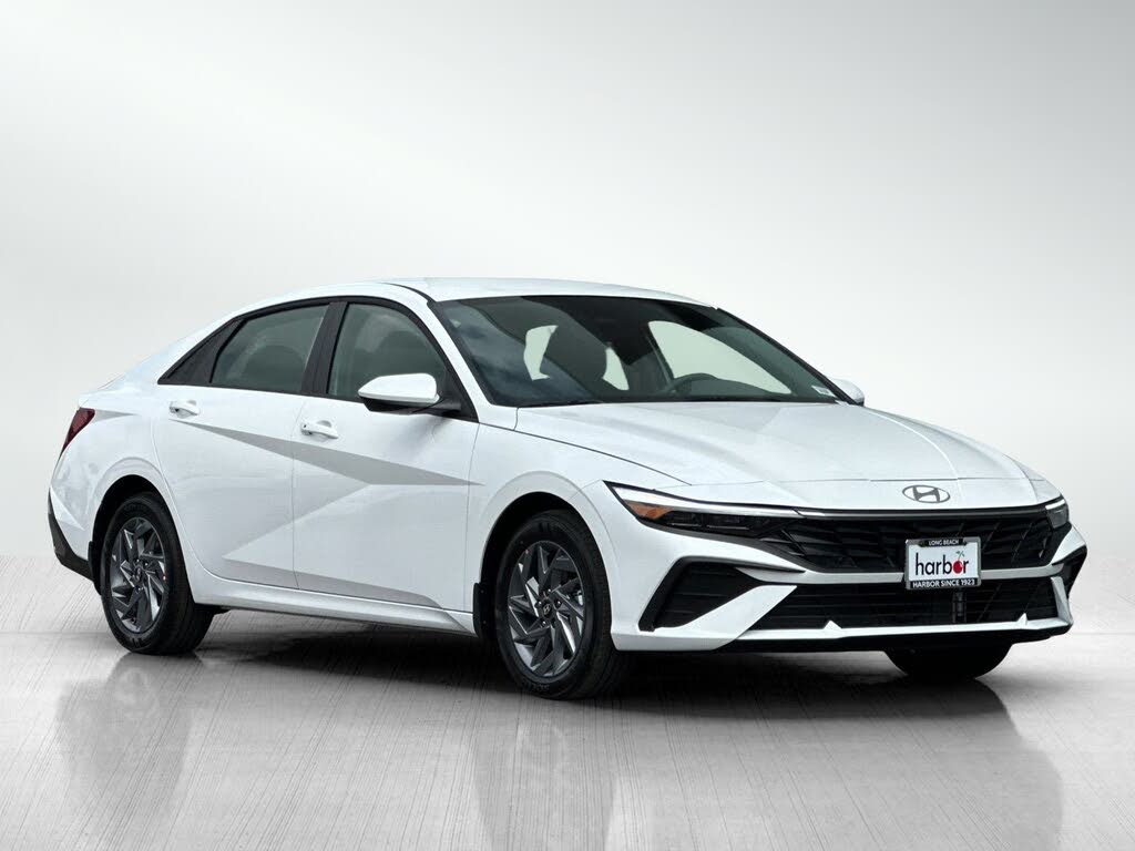 Image of 2025 Hyundai Elantra Hybrid