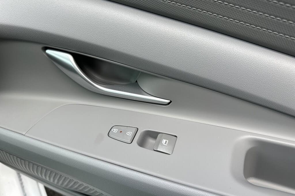 Image of 2025 Hyundai Elantra Hybrid