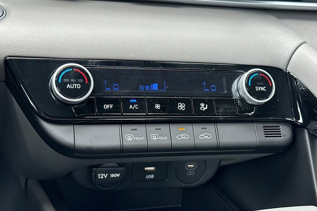 Image of 2025 Hyundai Elantra Hybrid