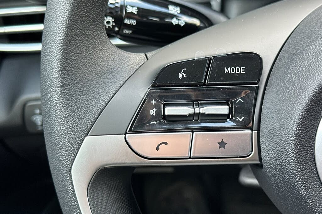 Image of 2025 Hyundai Elantra Hybrid