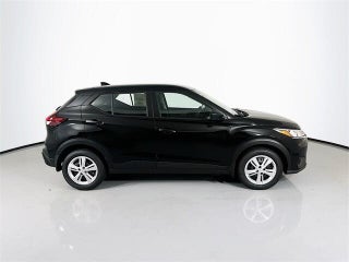 Image of 2025 Nissan Kicks Play